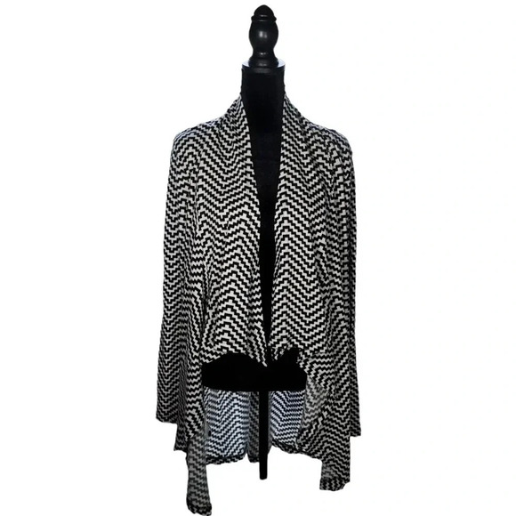 The Limited Chevron Convertible Cardigan Wrap/ Black & Ivory XL - Picture 3 of 11